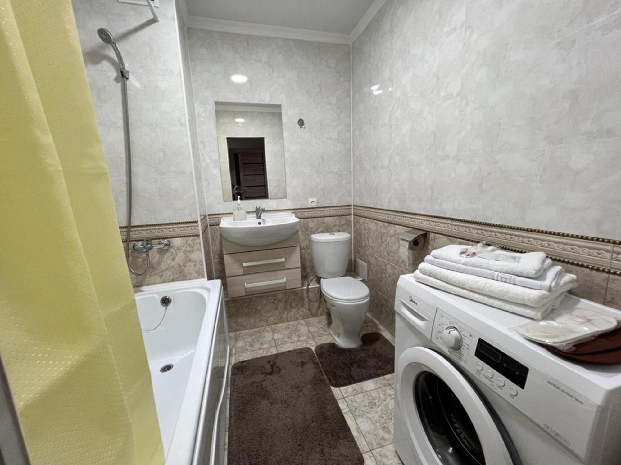 Apartment In Complex Almaly 85-24 Almaty