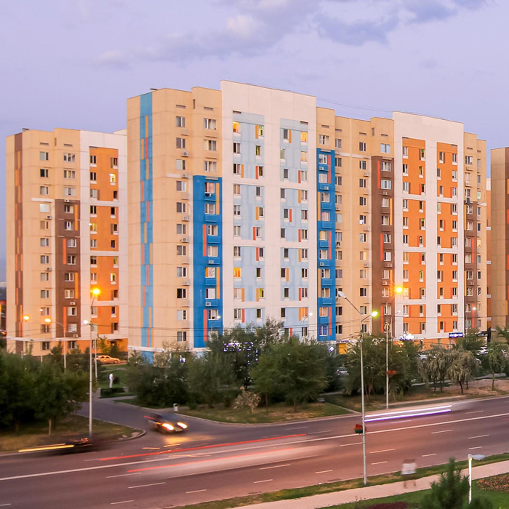 Apartment In Complex Almaly 85-24 Almaty